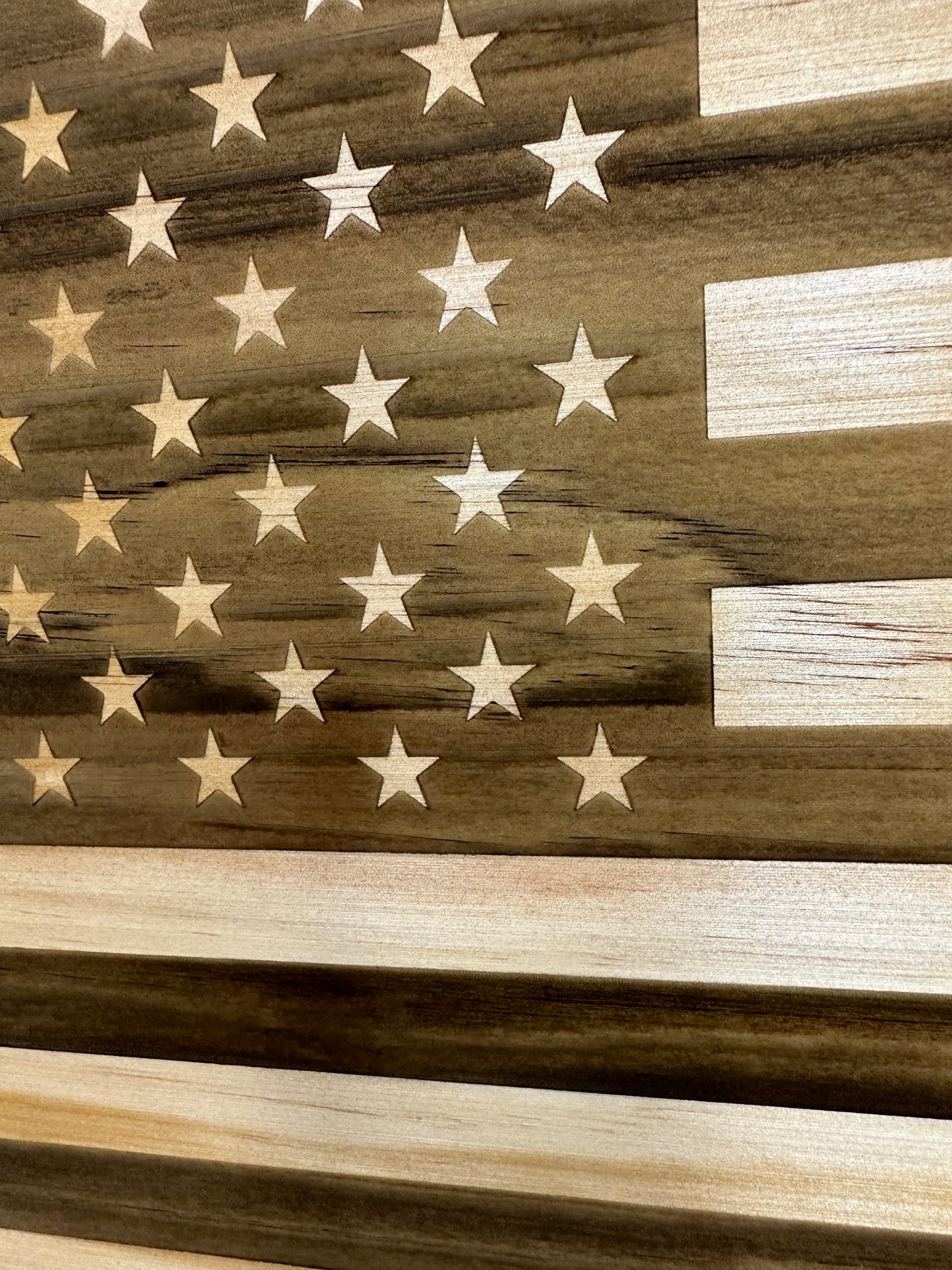 American Flag Decorative & Secure Wall-Mounted Gun Cabinet (Natural)